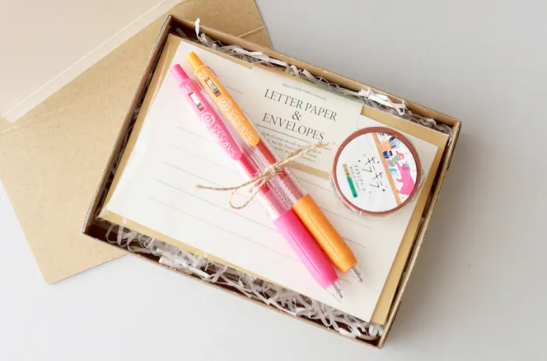 Using gift boxes for stationery sets