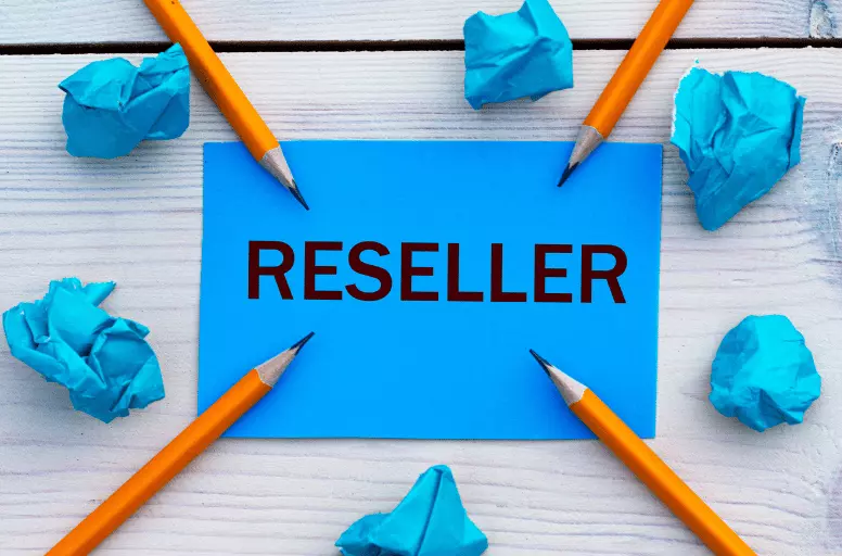 Choose the right Amazon reselling model for your business plan